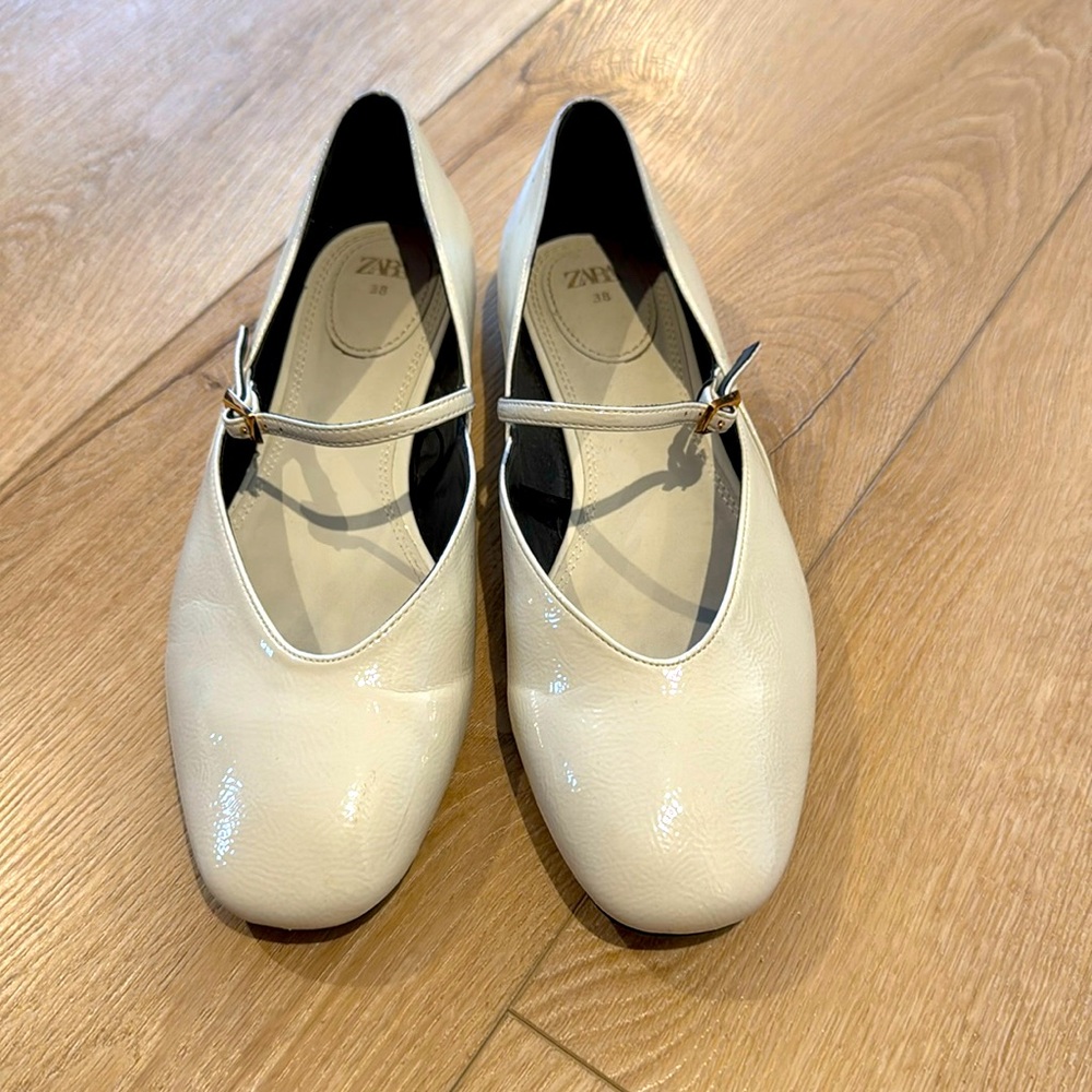 Zara patent leather cream, ballet flats